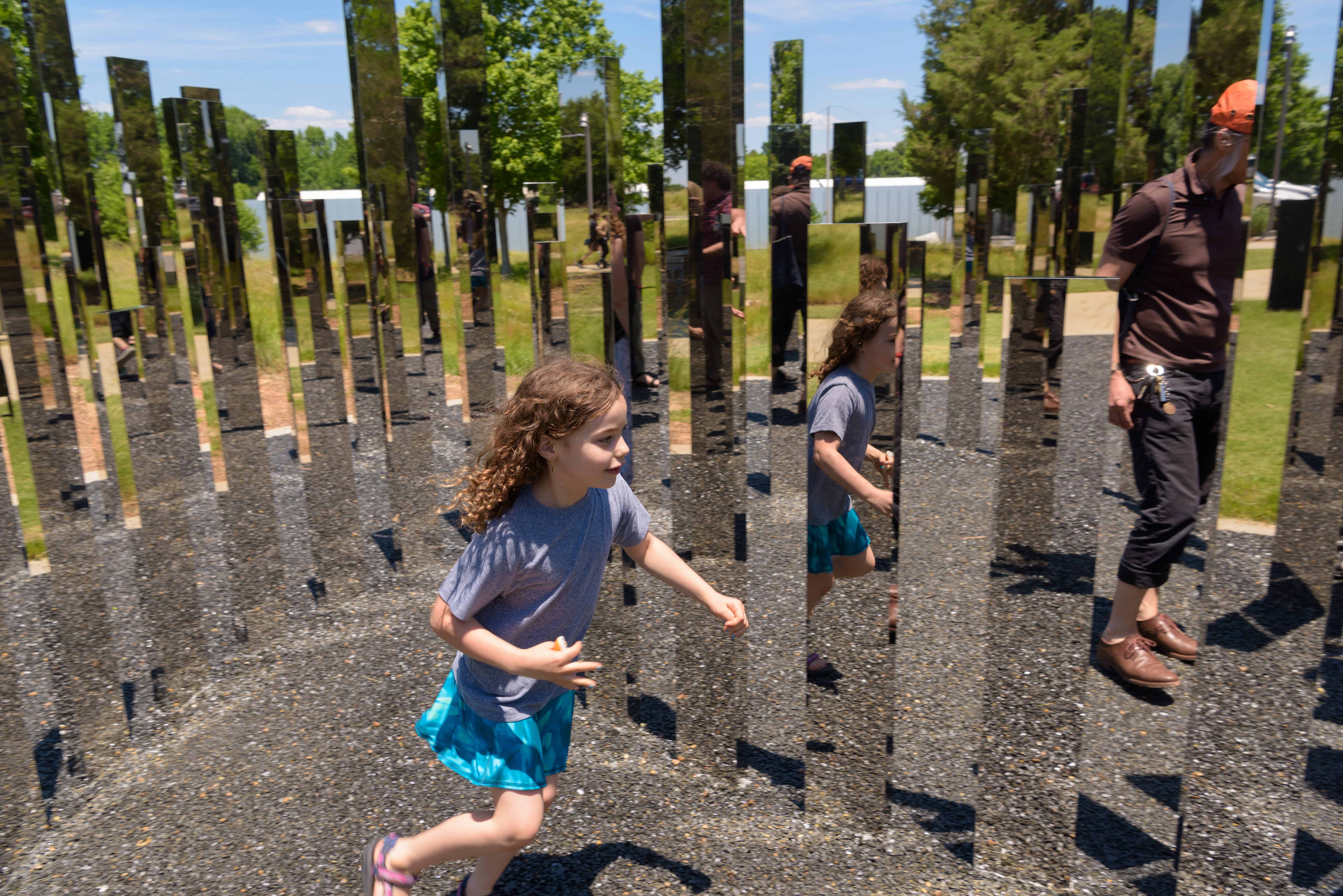 Find Yourself in a Mirrored Labyrinth